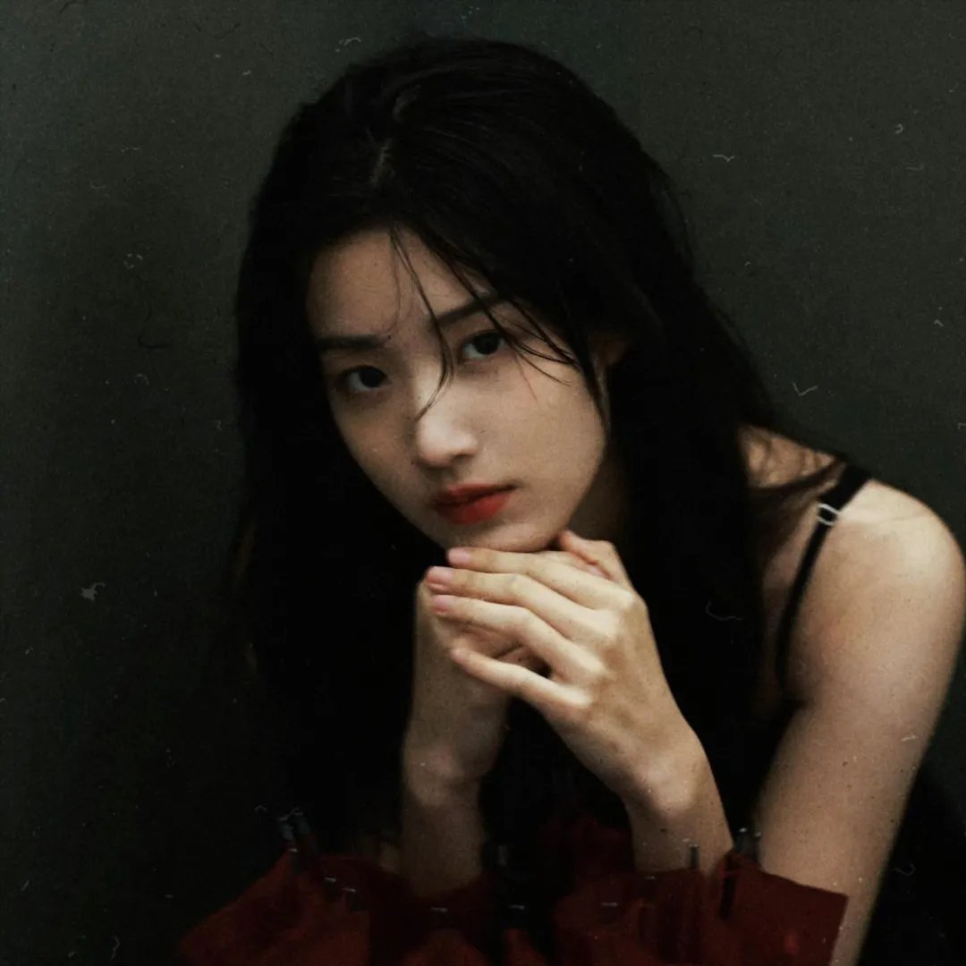扬眉女导甘比茵
